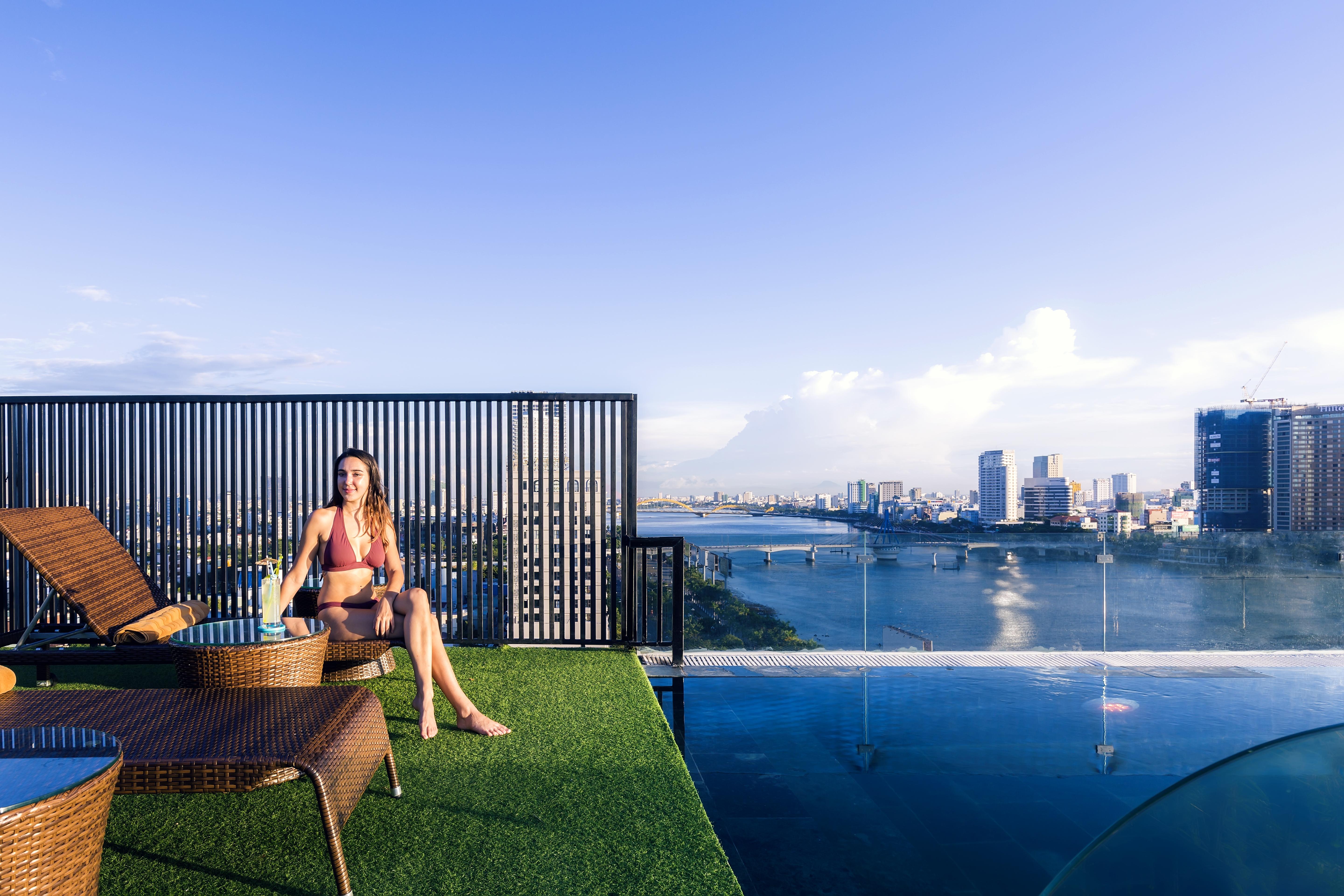 Ibiza Riverfront Da Nang Hotel Powered By Aston Exterior foto