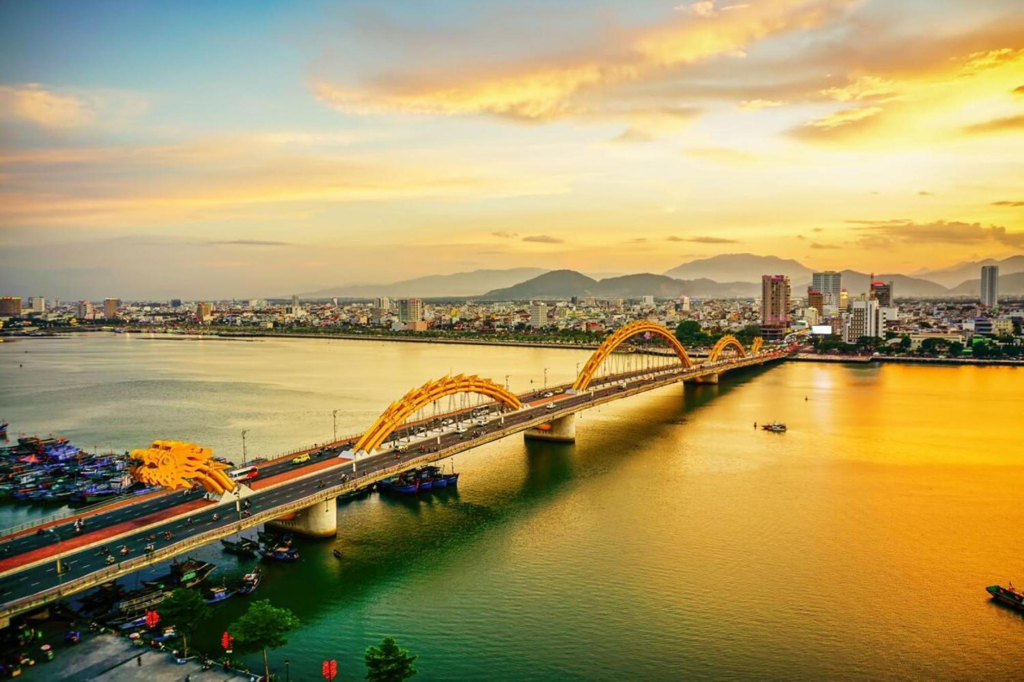 Ibiza Riverfront Da Nang Hotel Powered By Aston Exterior foto