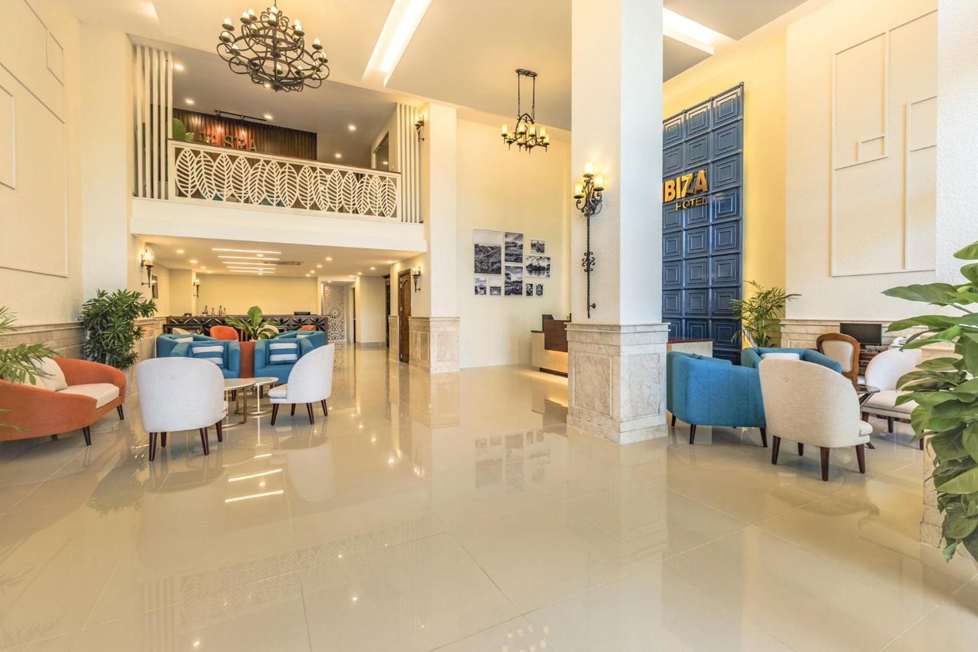 Ibiza Riverfront Da Nang Hotel Powered By Aston Exterior foto