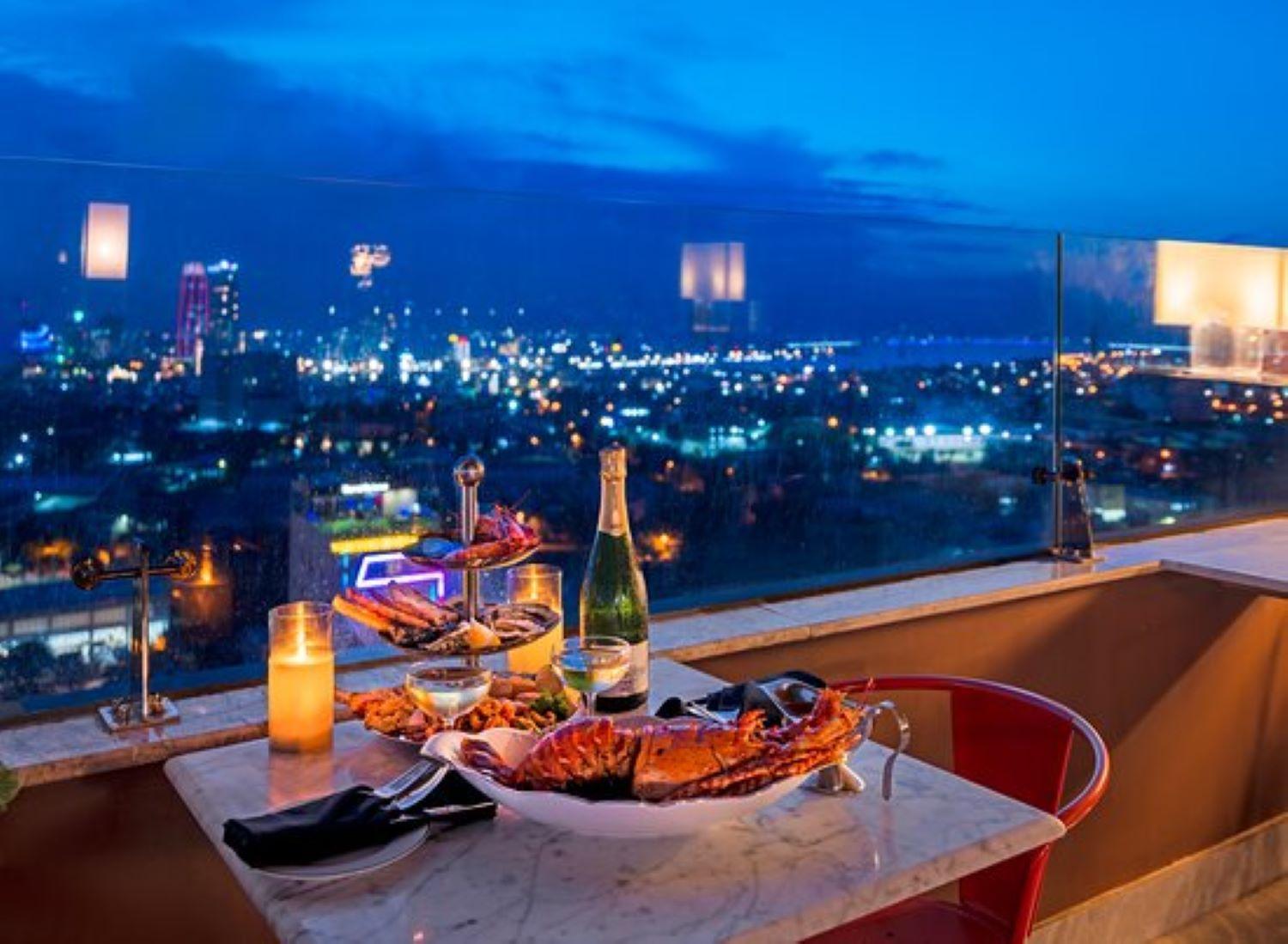 Ibiza Riverfront Da Nang Hotel Powered By Aston Exterior foto