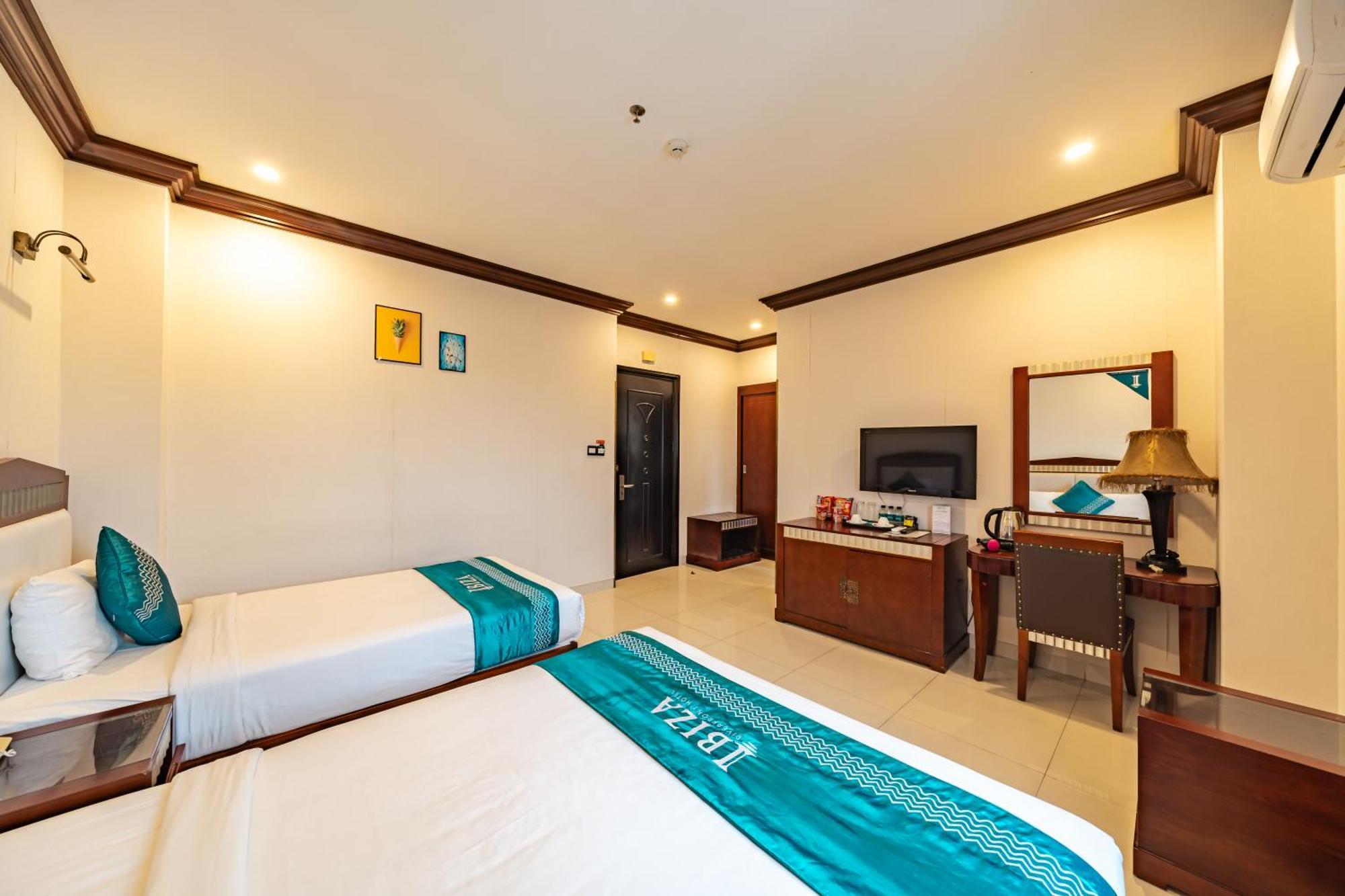 Ibiza Riverfront Da Nang Hotel Powered By Aston Exterior foto