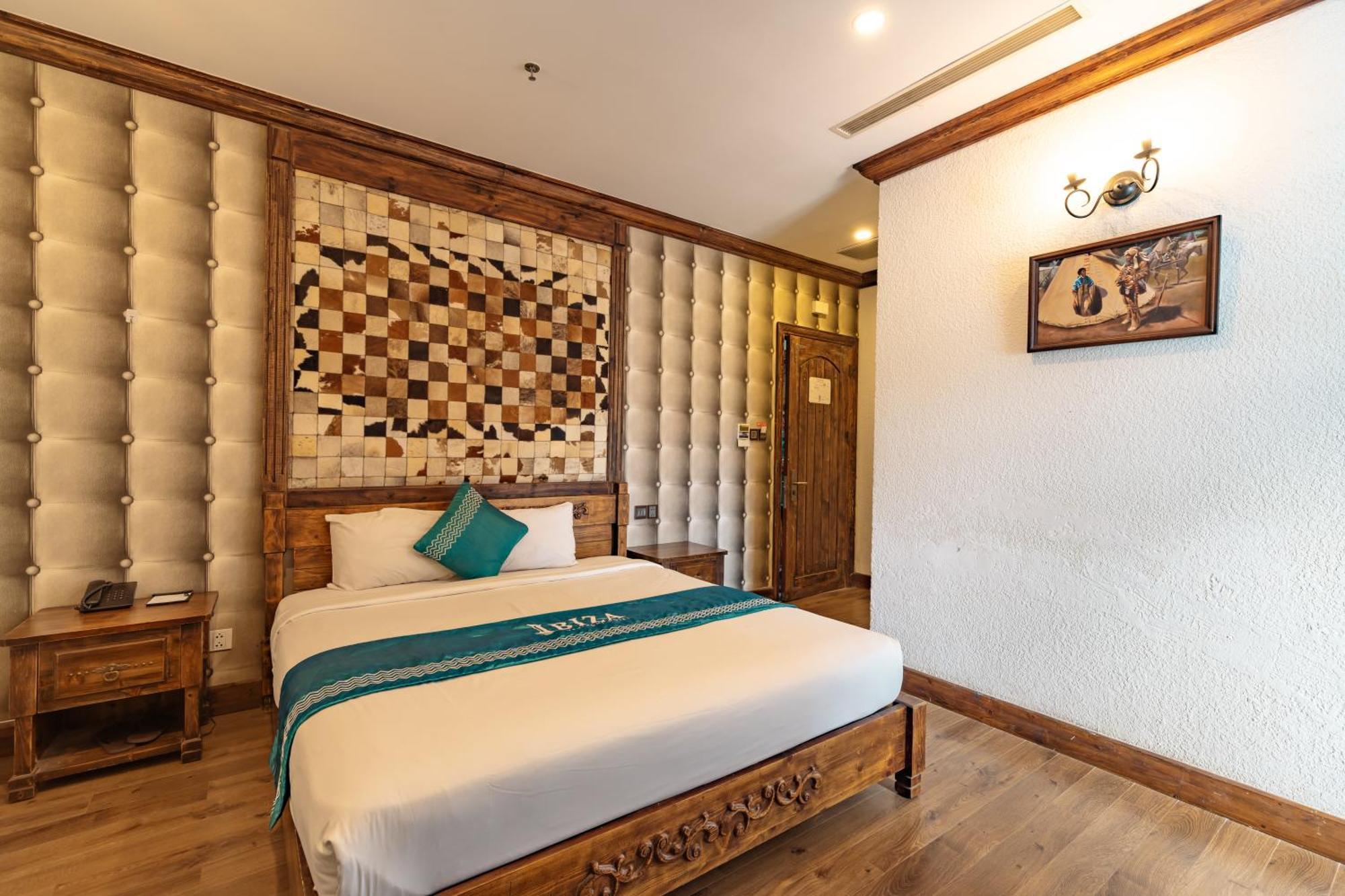 Ibiza Riverfront Da Nang Hotel Powered By Aston Exterior foto