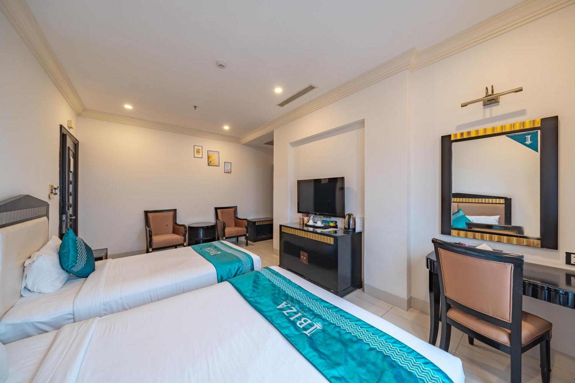 Ibiza Riverfront Da Nang Hotel Powered By Aston Exterior foto