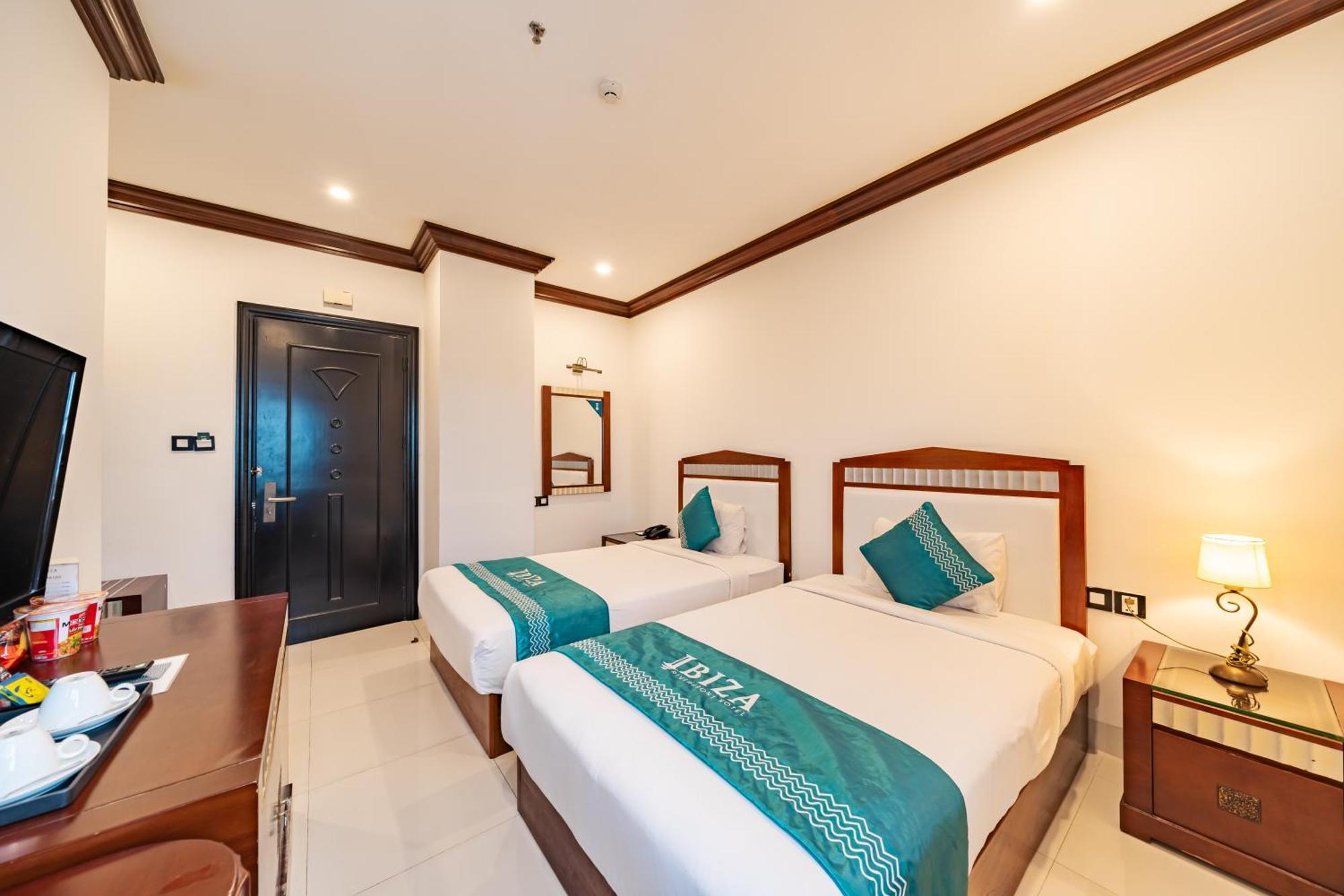 Ibiza Riverfront Da Nang Hotel Powered By Aston Exterior foto