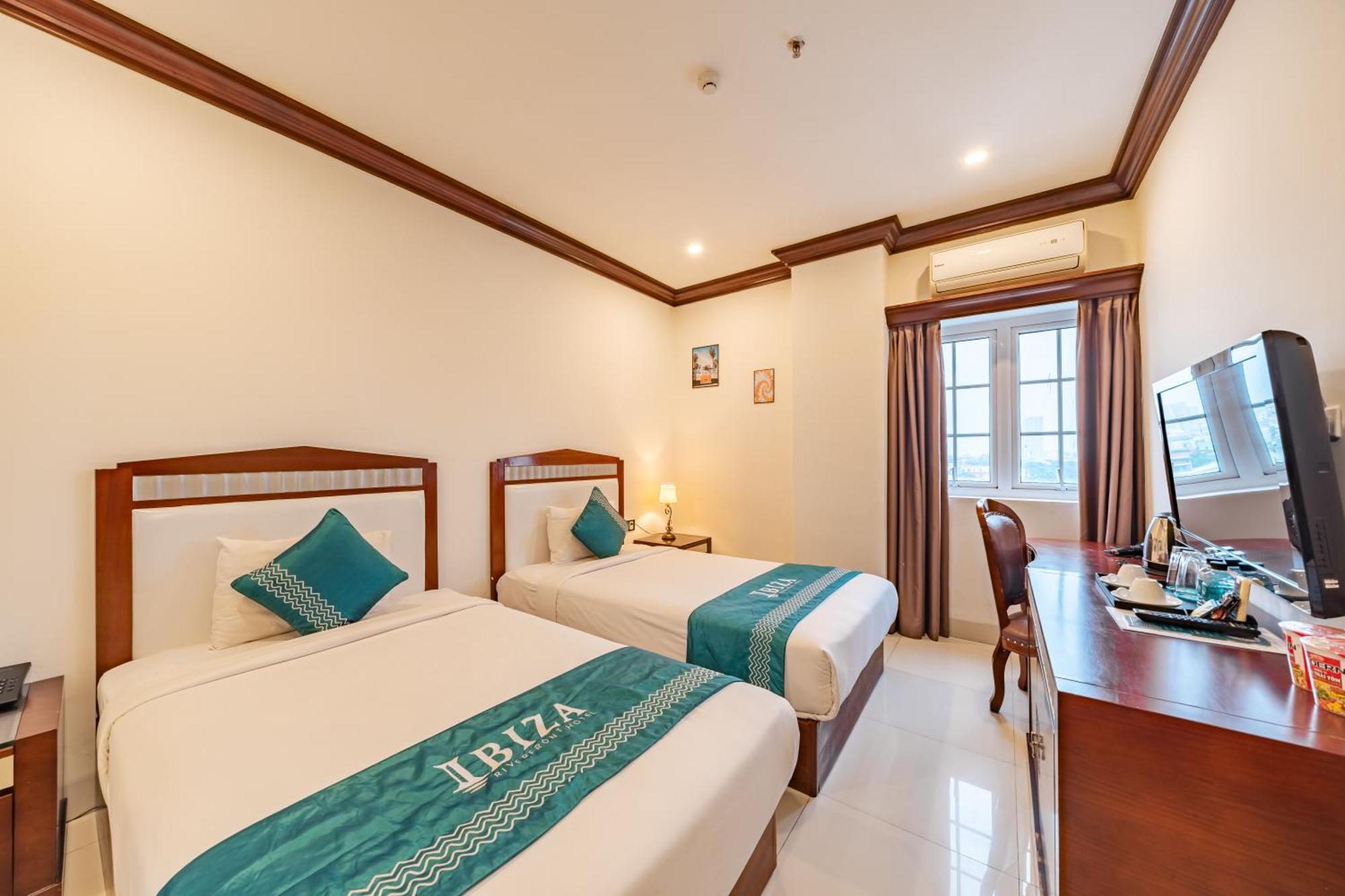 Ibiza Riverfront Da Nang Hotel Powered By Aston Exterior foto